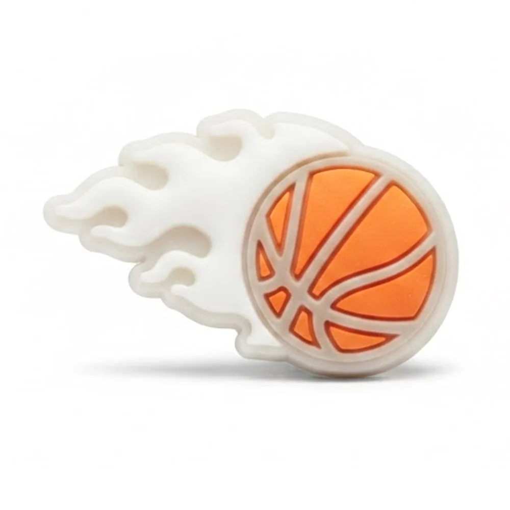 Jibbitz ballon de basket orange suivi d'une traînée de flammes blanches