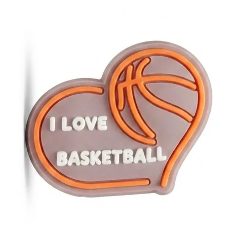 Jibbitz cœur gris à contour orange avec ballon de basket et texte I love basketball