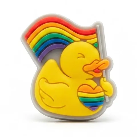 Jibbitz canard jaune tenant un drapeau arc-en-ciel, petit cœur coloré, version fluo