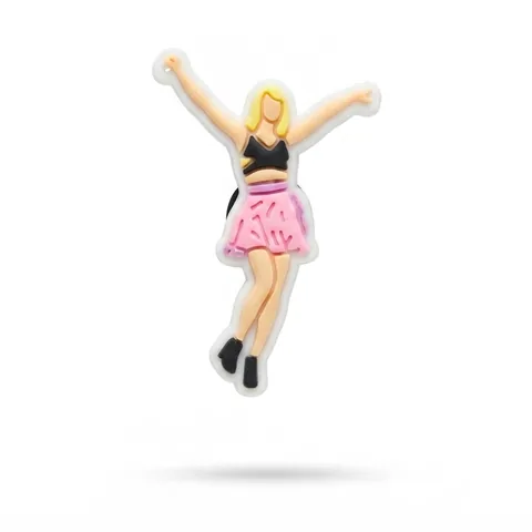 Jibbitz chanteuse version fluo qui saute bras levés, jupe rose et haut noir