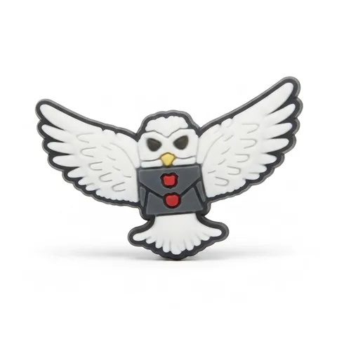 Jibbitz Hedwige, chouette blanche ailes ouvertes avec une lettre, charm Crocs Harry Potter