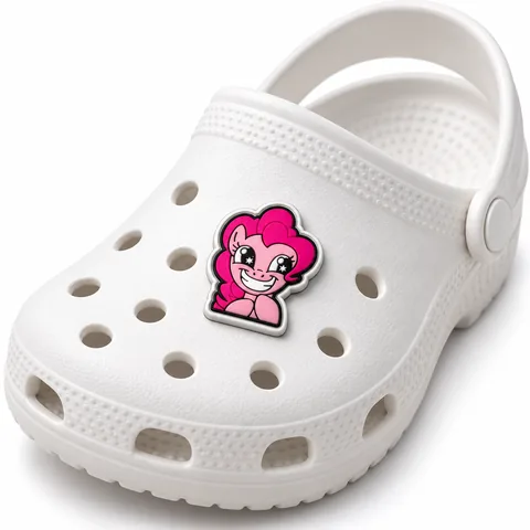 Jibbitz Pinkie Pie yeux étoilés porté sur une Crocs blanche